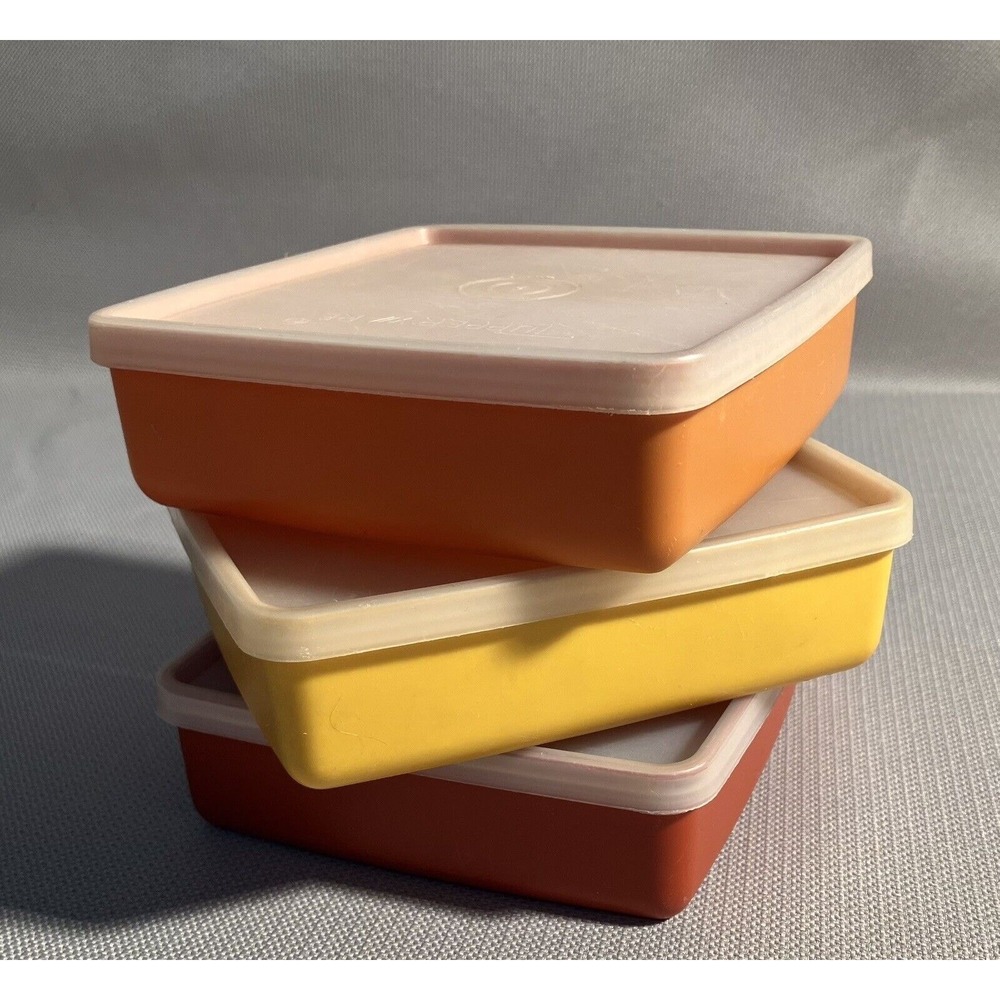 Lot of 3 Vintage Tupperware Sandwich Keepers # 670 with Lid